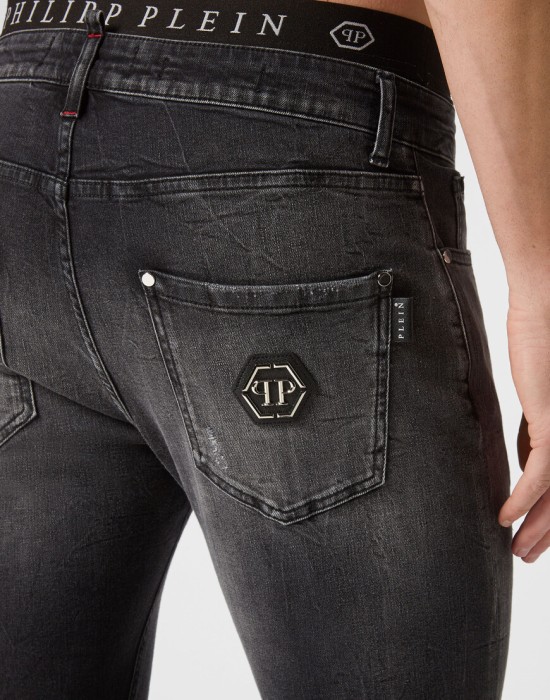 джинсы прямые  из проверенных материалов спереди