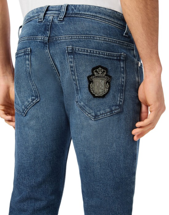 Товар синего цвета с внутренней стороны