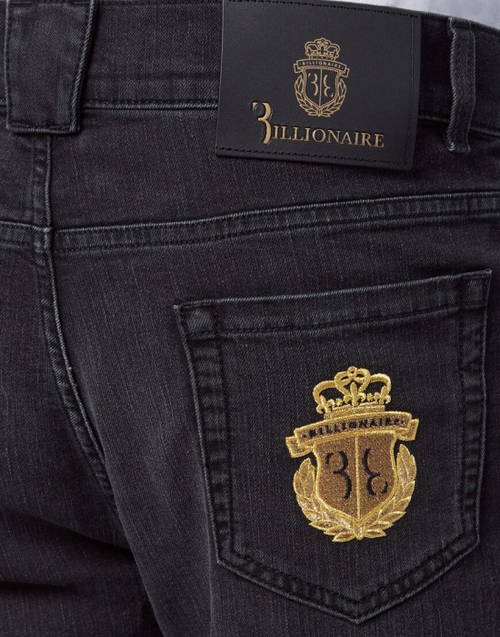 Товар черного цвета с внутренней стороны