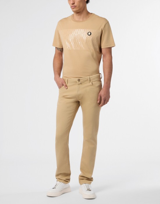 Товар бежевого цвета с внутренней стороны