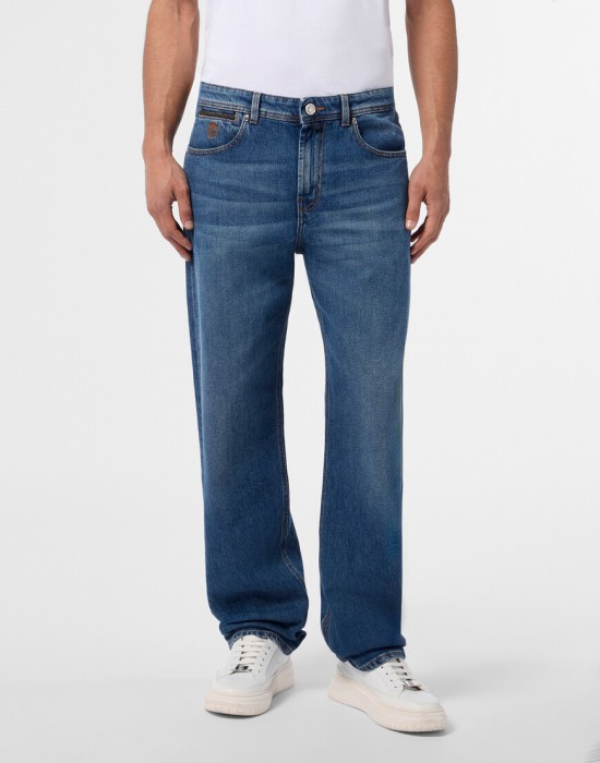 джинсы прямые  по цене 91390 руб вид справа