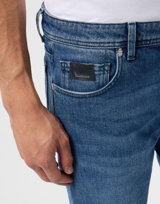 джинсы прямые  из проверенных материалов спереди