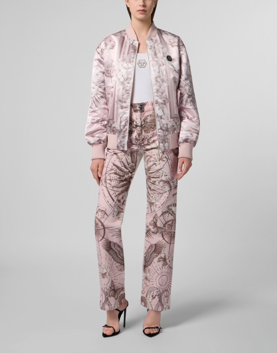 Товар белого цвета с внутренней стороны