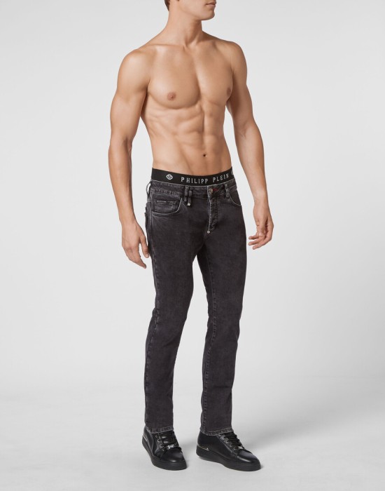 джинсы прямые  по цене 50585 руб вид справа