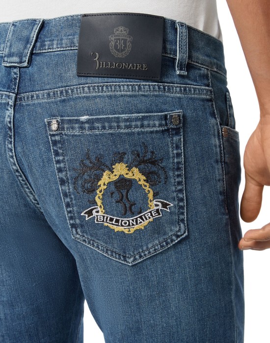 Товар синего цвета с внутренней стороны