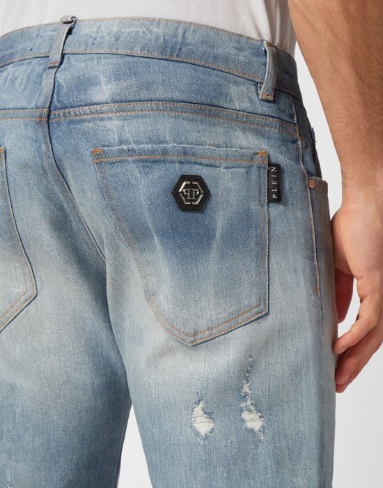 джинсы прямые  из проверенных материалов спереди