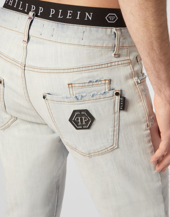 джинсы прямые  из проверенных материалов спереди