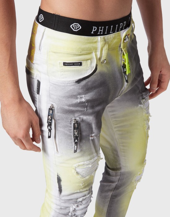 джинсы прямые  из проверенных материалов спереди