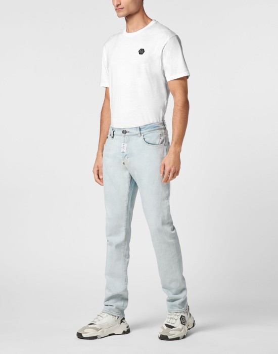 джинсы прямые  из проверенных материалов спереди