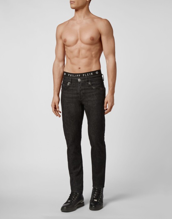 Товар черного цвета с внутренней стороны