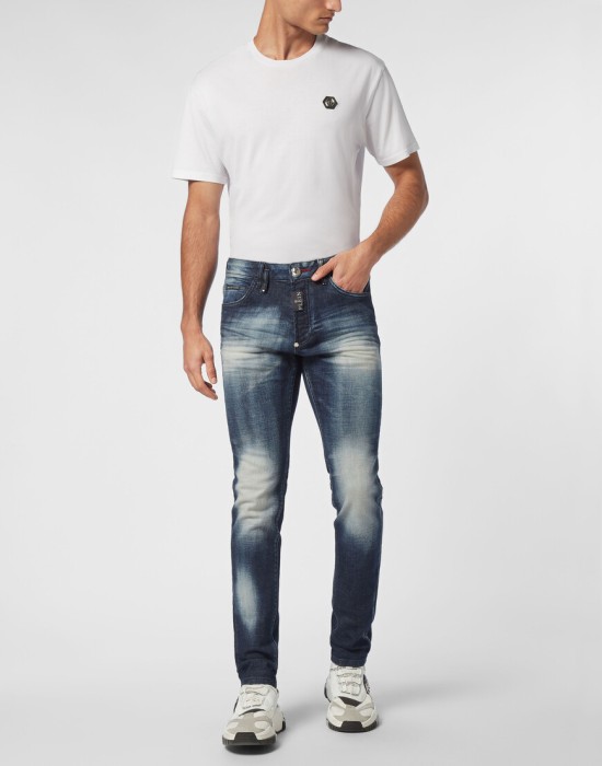 Товар синего цвета с внутренней стороны