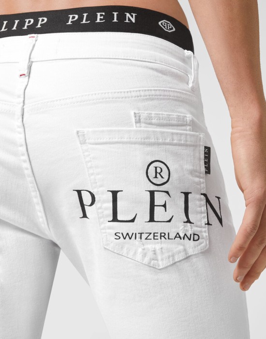 джинсы прямые  из проверенных материалов спереди