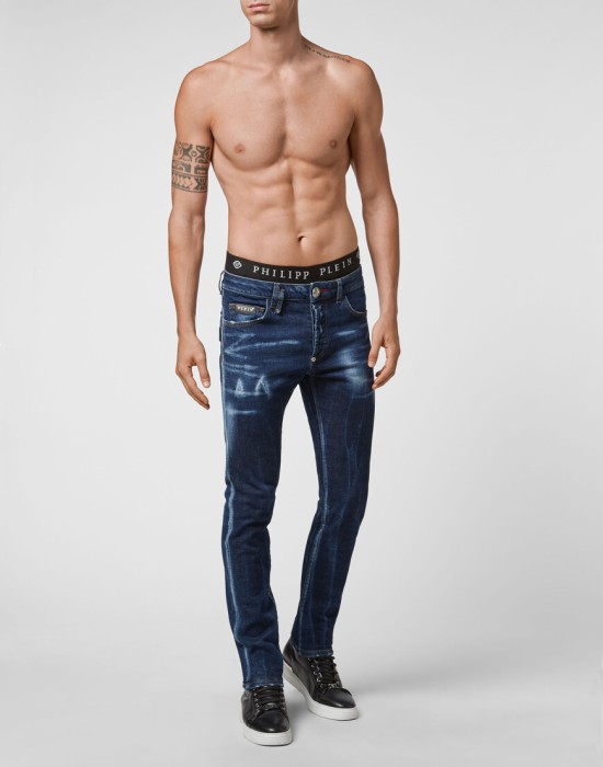 Товар синего цвета с внутренней стороны