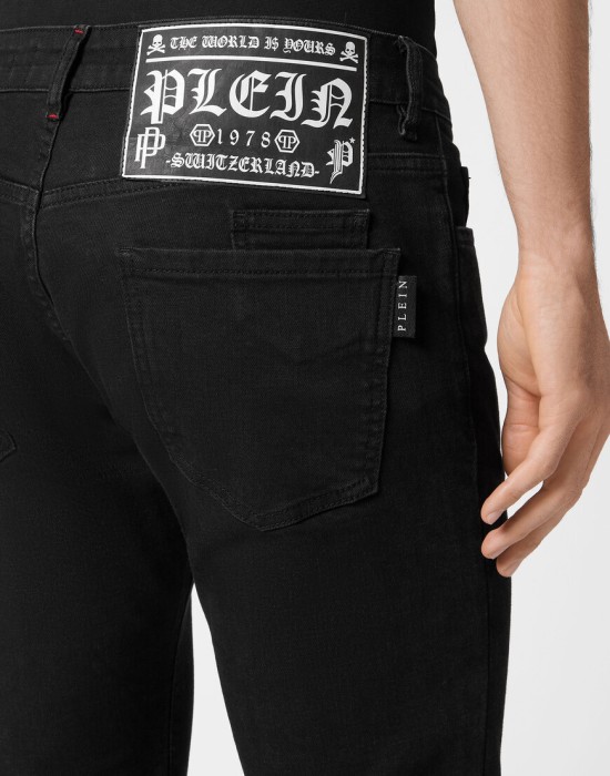 джинсы прямые  из проверенных материалов спереди