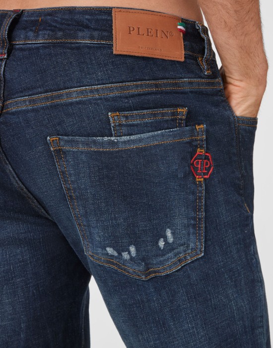 джинсы прямые  из проверенных материалов спереди