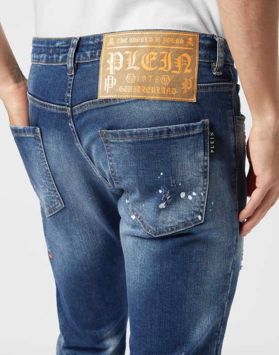 джинсы прямые  из проверенных материалов спереди