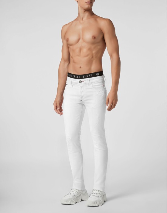 Товар белого цвета с внутренней стороны