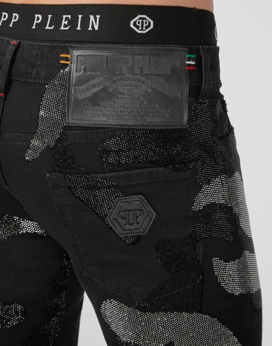 джинсы прямые  из проверенных материалов спереди