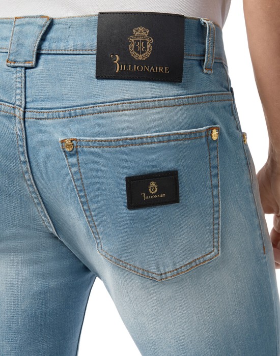 Товар голубого цвета с внутренней стороны