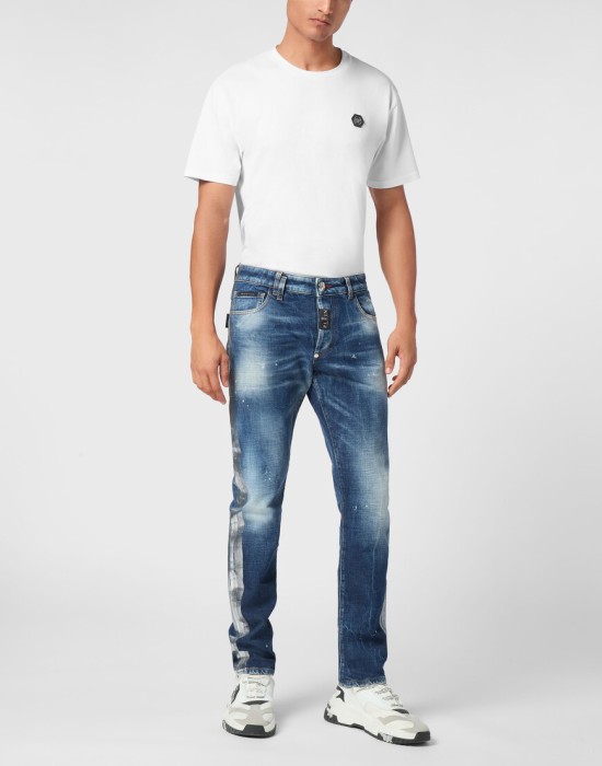 Товар синего цвета с внутренней стороны