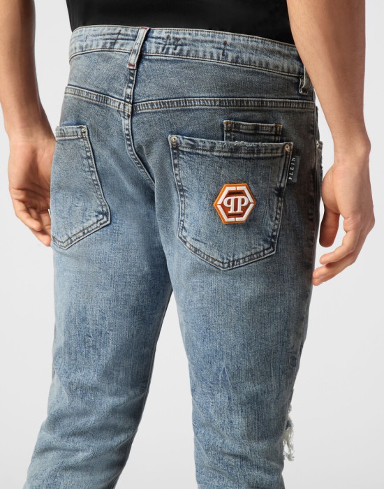 джинсы прямые  из проверенных материалов спереди