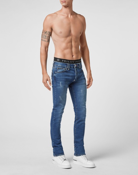 Товар синего цвета с внутренней стороны