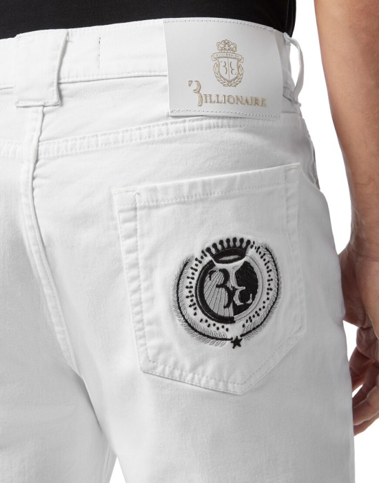 Товар белого цвета с внутренней стороны