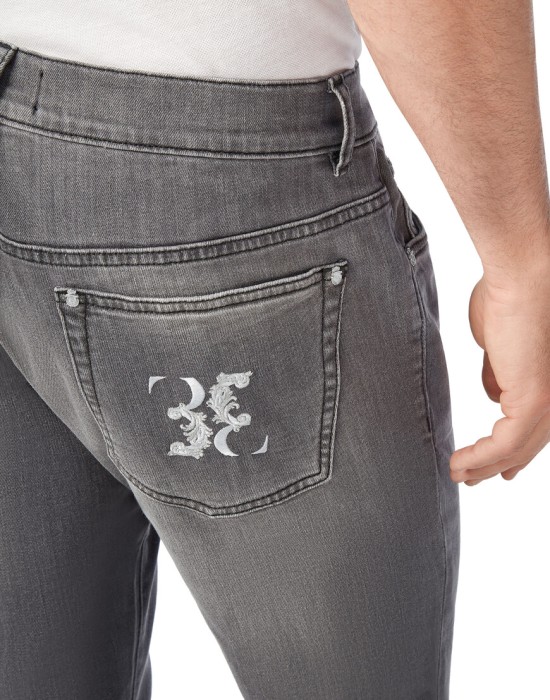 Товар серого цвета с внутренней стороны