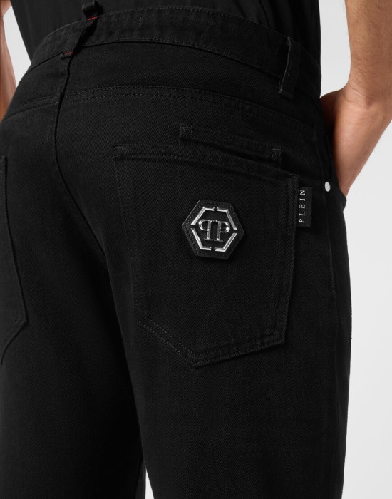 джинсы прямые  из проверенных материалов спереди