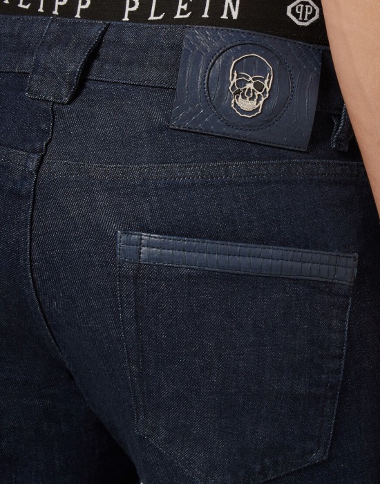 джинсы прямые  из проверенных материалов спереди