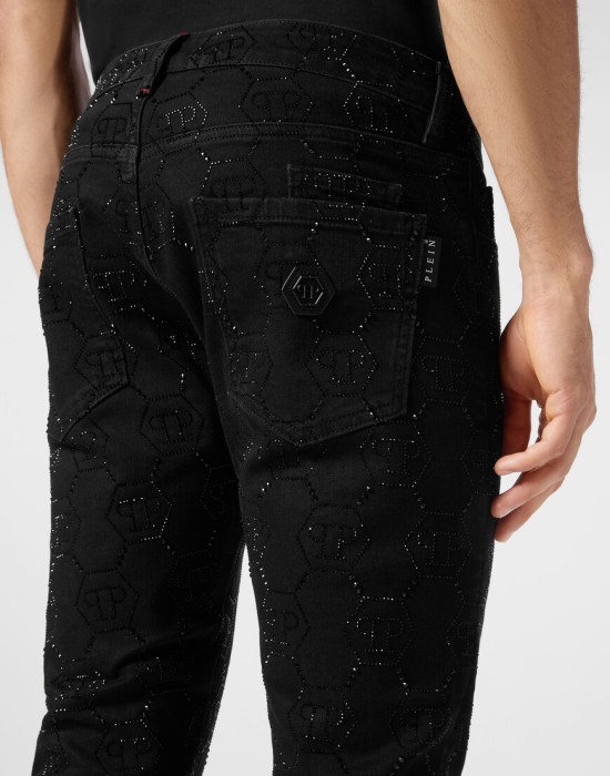 джинсы прямые  из проверенных материалов спереди