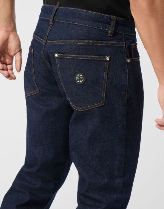 джинсы прямые  из проверенных материалов спереди