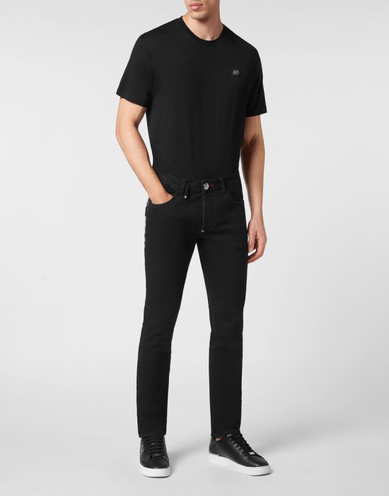 Товар черного цвета с внутренней стороны