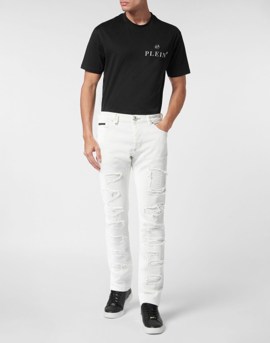 Товар белого цвета с внутренней стороны