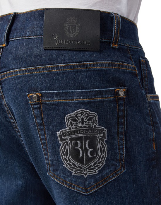 Товар синего цвета с внутренней стороны