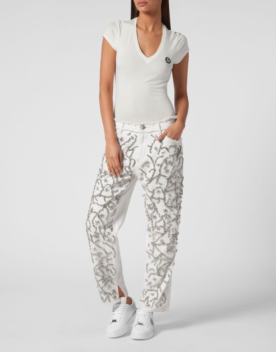 Товар белого цвета с внутренней стороны