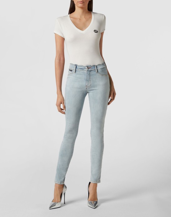 Товар голубого цвета с внутренней стороны