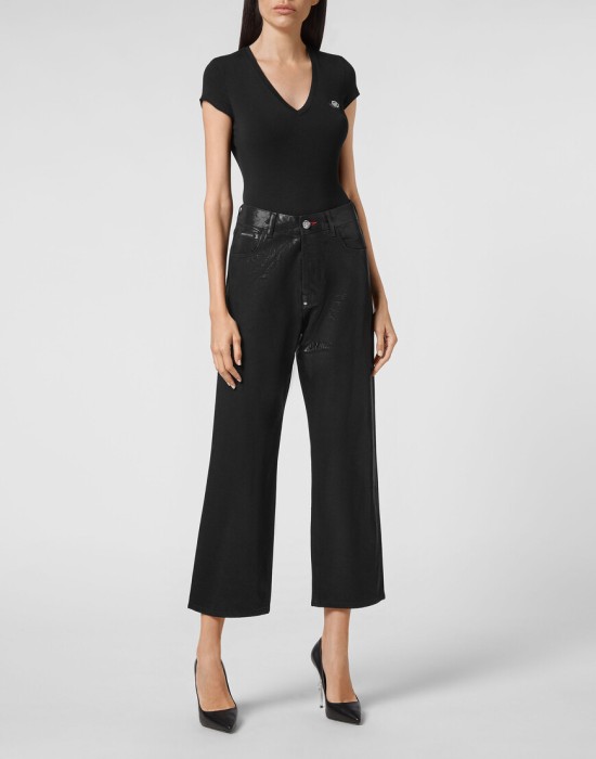 Товар черного цвета с внутренней стороны