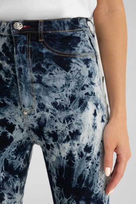 Товар голубого цвета с внутренней стороны