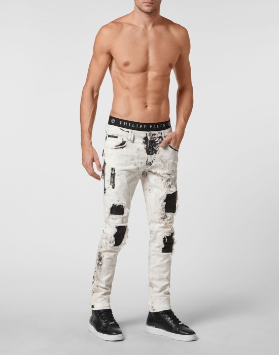 джинсы зауженные  по цене 48450 руб вид справа