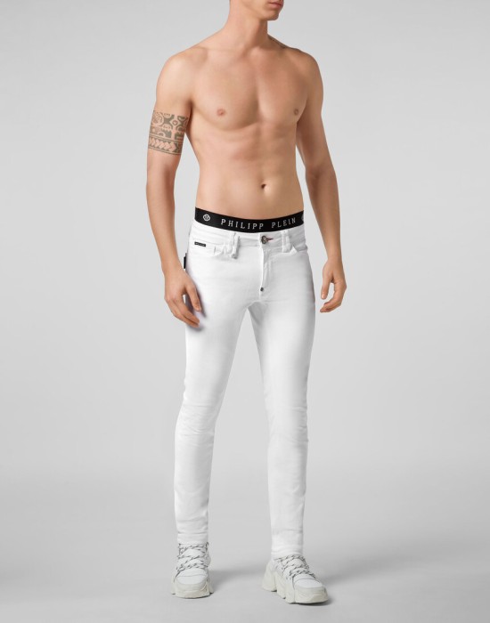 Товар белого цвета с внутренней стороны