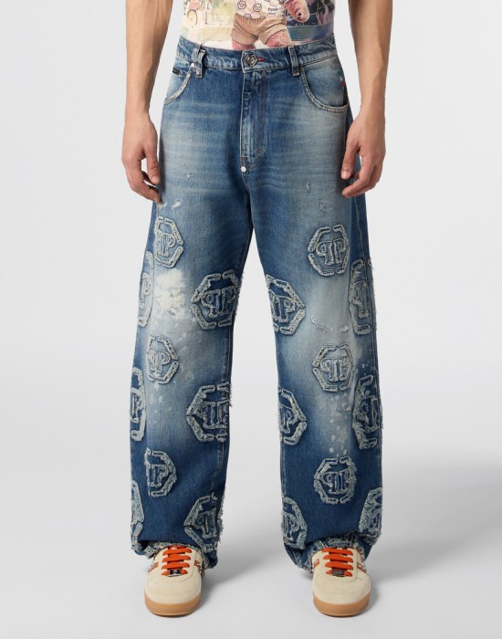 джинсы зауженные  по цене 180630 руб вид справа