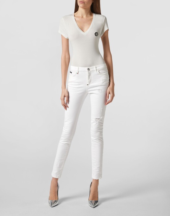 Товар белого цвета с внутренней стороны