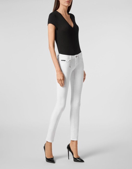 Товар белого цвета с внутренней стороны