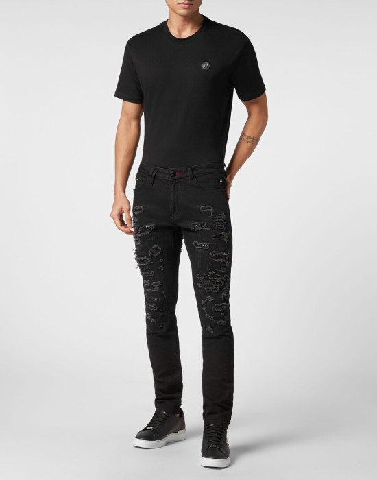 джинсы зауженные  по цене 52716 руб вид справа