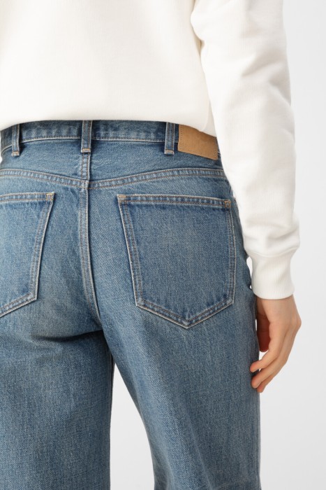 Товар синего цвета с внутренней стороны