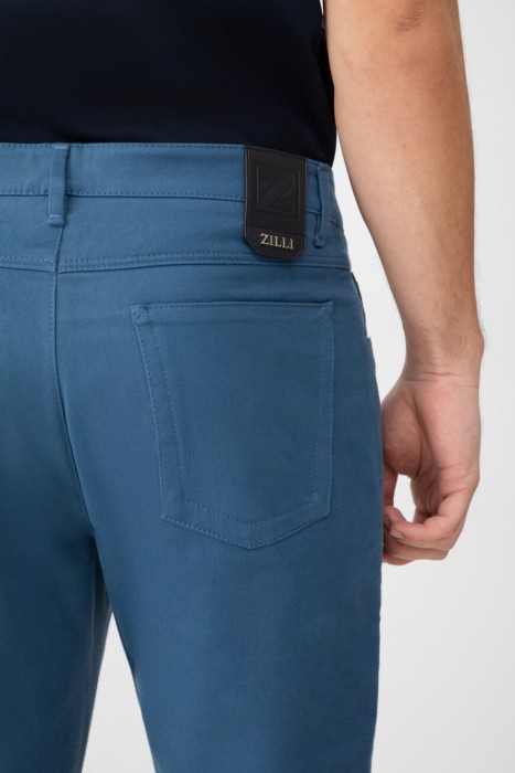 Товар синего цвета с внутренней стороны