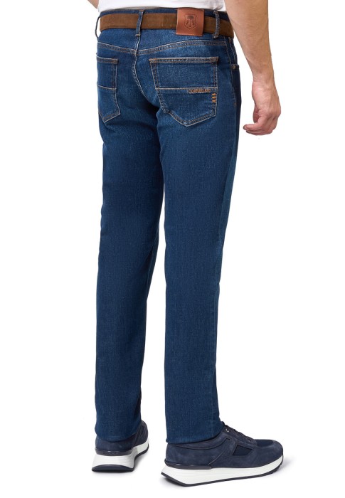 Товар синего цвета с внутренней стороны