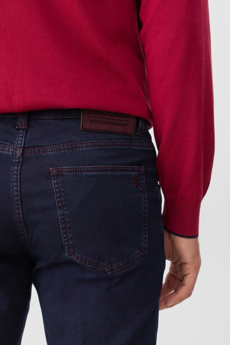 Товар синего цвета с внутренней стороны