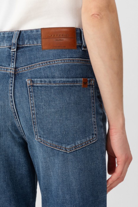 Товар синего цвета с внутренней стороны